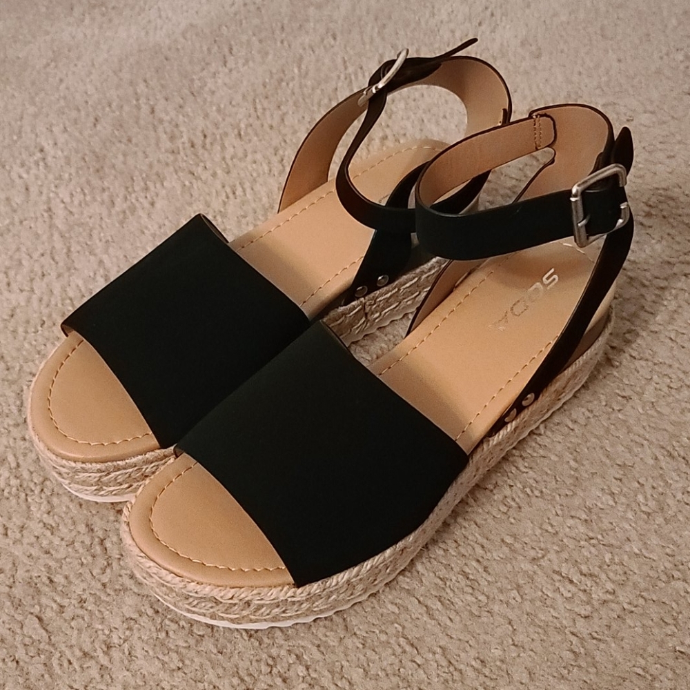 Soda Black Wedges
